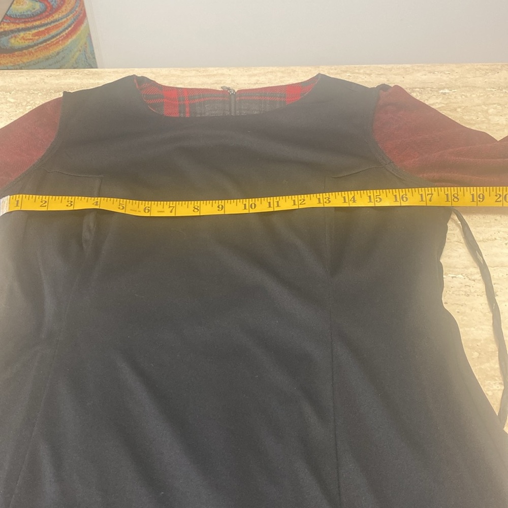 Tahari NWOT black,red heavier fabric inner liner.No flaws, measurements below. - Picture 6 of 16